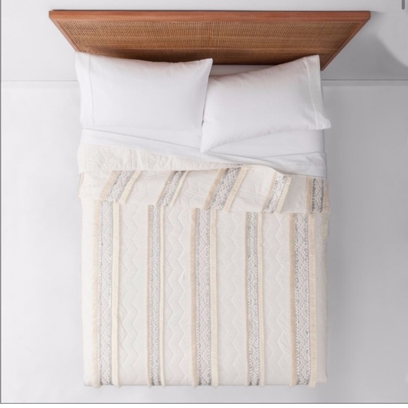 Opalhouse Bedding Opalhouse Boho Sequin Queen Quilt Set Poshmark